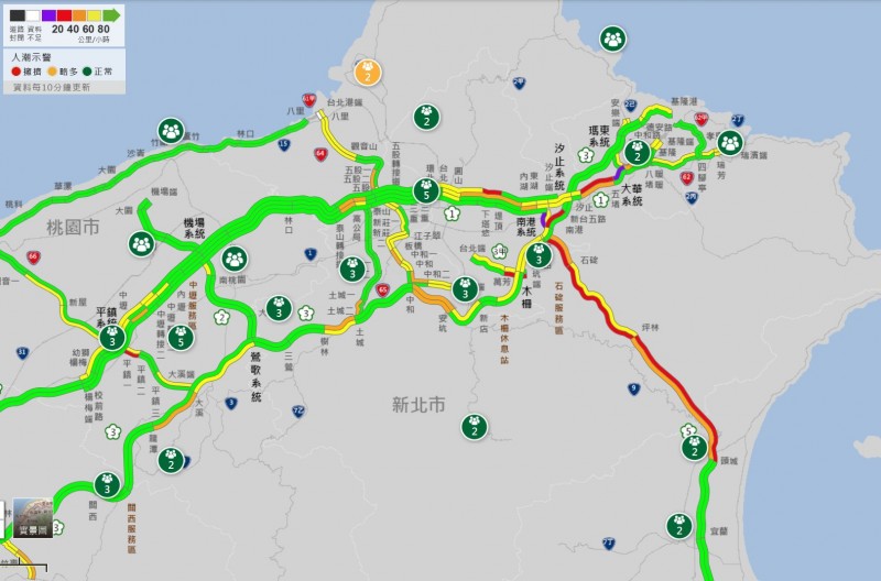 國道5號北上今下午開始湧現車潮，一度從雪隧南口回堵約2.5公里。 （翻攝自高速公路168）