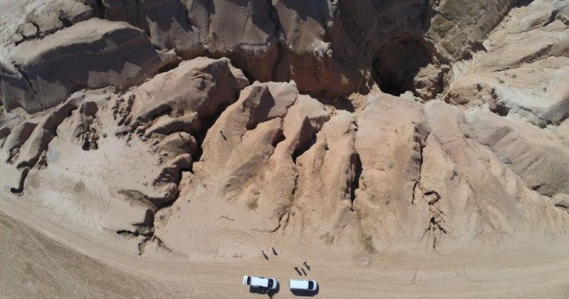 人權觀察報告表示,敘利亞的霍塔峽谷,在伊斯蘭國的佔領期間,被當作亂葬崗。(圖擷自推特)