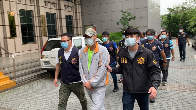 黑幫勾結知名賣場採購經理 詐騙商家千萬上架佣金