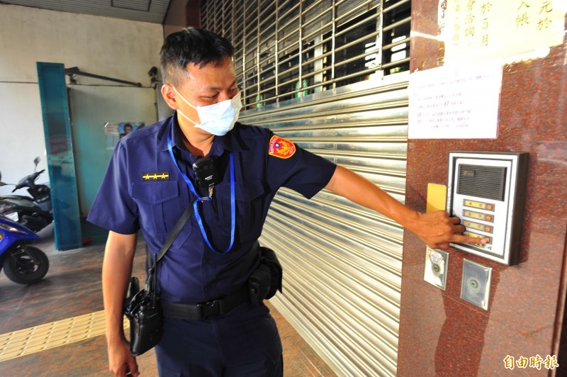 警員接獲居家檢疫者離開住家，就必須到現場訪查。（資料照，記者王捷攝）