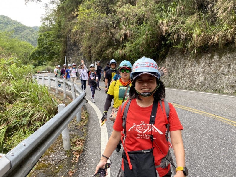 交通部觀光局參山國家風景區管理處復刻當年救國團經典自強活動「中橫健行隊」，首發踩線團4天走完梨山到太魯閣。（參山處提供）