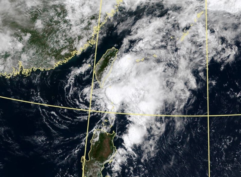 滯留5天！首道梅雨鋒面明晚接近 全台週六前嚴防劇烈天氣