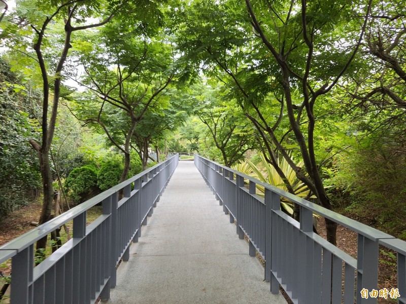 遠眺濕地、海景、夕照  新竹市17公里紅樹林公園中繼站啟用