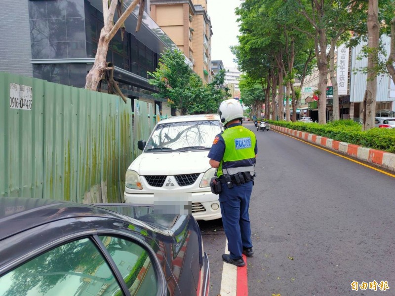 今年1到4月間桃園市透過各種管理檢舉違規停車開單最多的路段是龜山區復興北路。（記者周敏鴻攝）