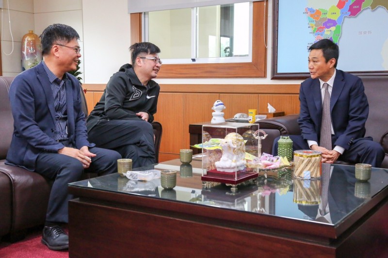 許崑源墜樓亡 彰縣議長︰盼外界給家屬一點空間 - 政治 - 自由時報電子報