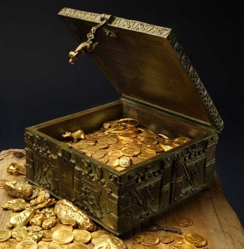 美國著名藝術品和古玩收藏家芬恩（Forrest Fenn），10年前把價值超過100萬美元（約新台幣3000萬元）的金銀財寶裝進藏寶箱並藏在洛杉磯山脈，結果真的有人找到了。（美聯社）