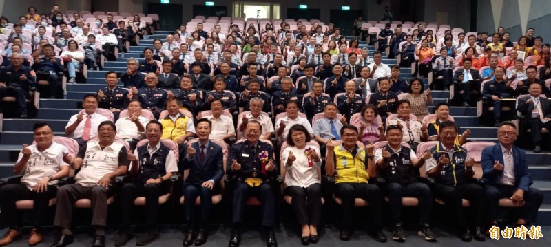 嘉市警局今天上午舉辦警察節慶祝大會。（記者丁偉杰攝）