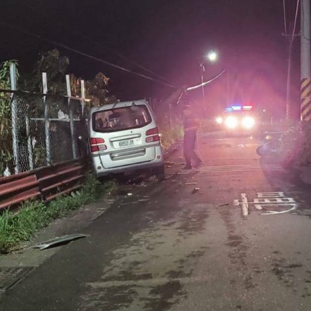 賀男駕駛的箱型車。（記者王捷翻攝）