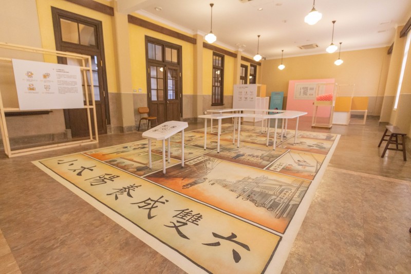 台北市新文化運動館推出《小太陽的養成計畫—同化不童話》特展。（台北市文化局提供）