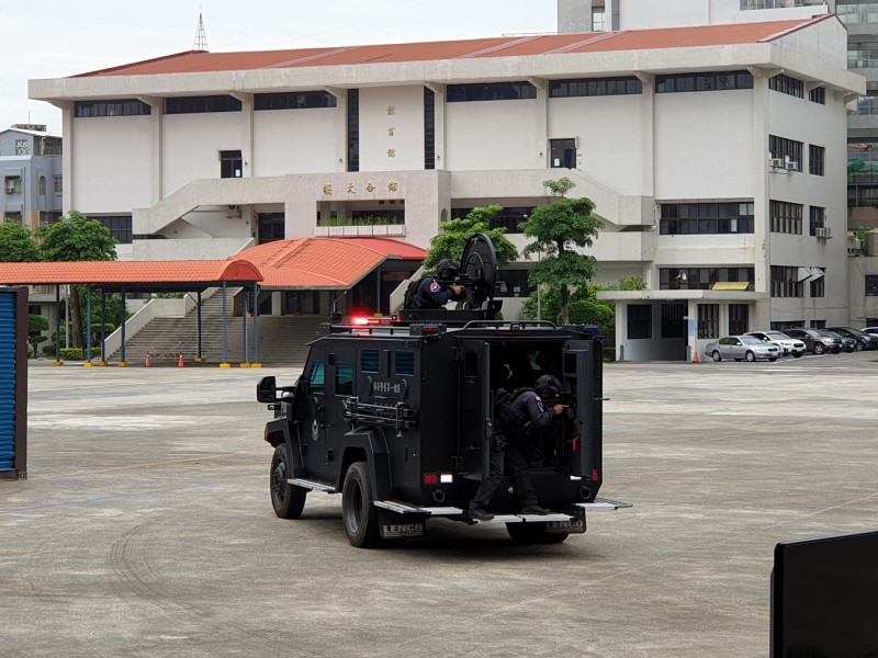 警政署保一總隊編列近2千萬元預算，以反恐名義添購該輛特種裝甲車Lenco Bearcat G2。（警方提供）