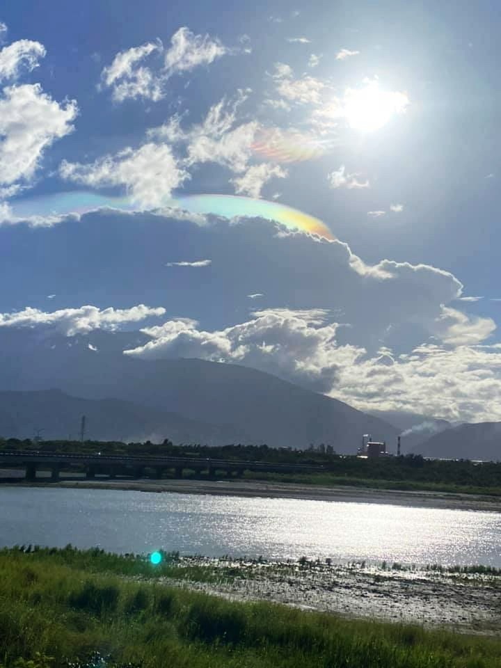 花蓮天空出現五色 彩雲 網讚 天使的翅膀 生活 自由時報電子報