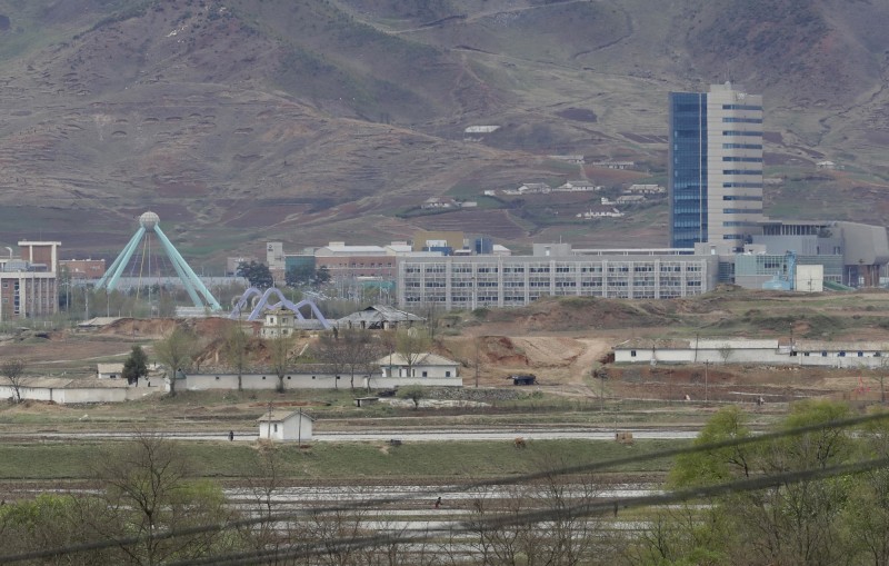 北韓在炸毀聯絡辦公室後，下一步可能是拆除被視作兩韓和平象徵的開城工業園區。（美聯社）