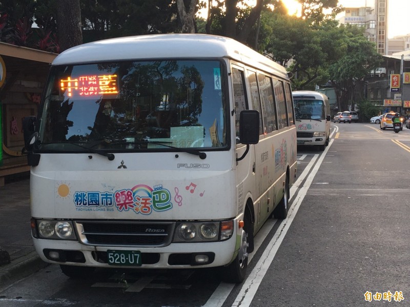 桃園區八條免費巴士將轉型為收費公車，圖為L109路線免巴，也要轉型。（記者謝武雄攝）