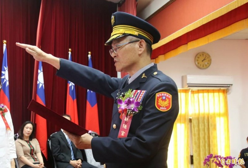 警政署行政組組長趙瑞華宣誓就任台東縣警局長。（記者陳賢義攝）