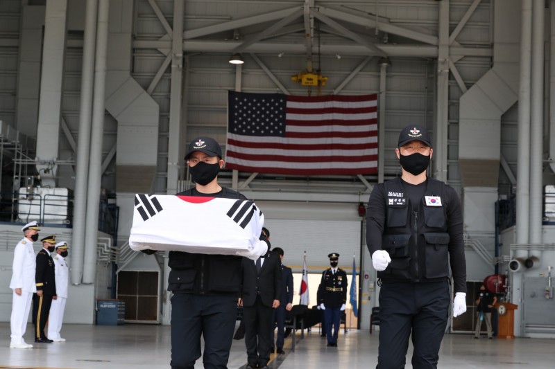 147具南韓軍人遺骸將在24日下午由6架軍機護衛，乘坐南韓空軍KC-330空中加油機返回首爾機場。（歐新社）