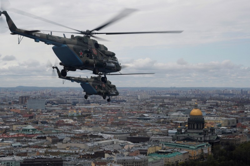 俄國國防部《紅星報》26日刊登專文提及，過去一週以來，共有35架次外國偵察機沿俄羅斯邊界進行空中偵察，另外還有6架次無人機靠近俄國邊界，圖為俄國Mi-8直升機。（路透）