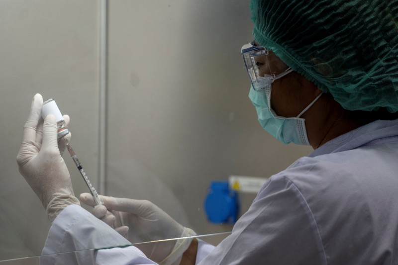 巴西政府表示已經簽署協議，將在國內生產1億劑武漢肺炎疫苗。（路透）