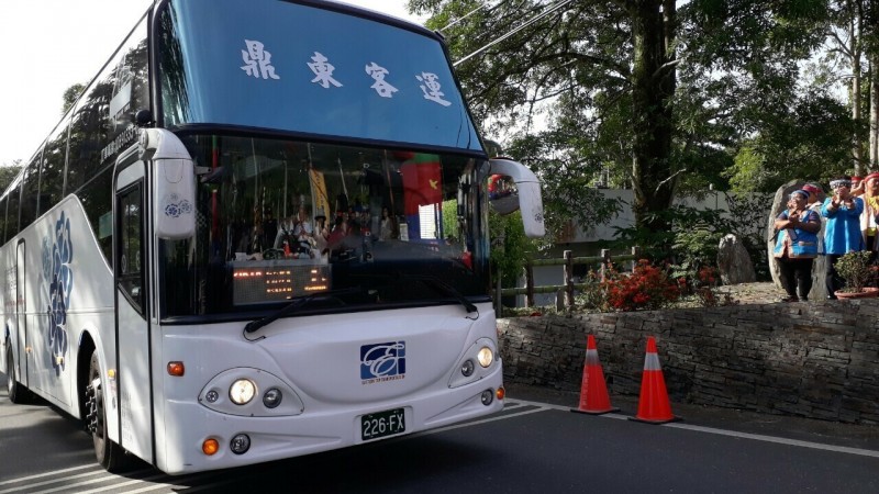 台東縣海端鄉加拿村睽違了30年再有公車繞駛。(記者陳賢義翻攝) 台東縣海端鄉加拿村睽違了30年再有公車繞駛。(記者陳賢義翻攝)