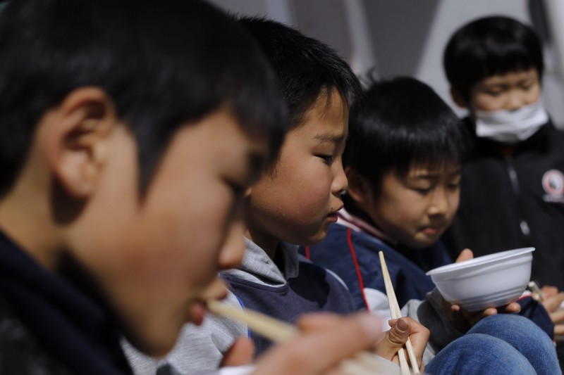 埼玉縣八潮市上週發生大規模集體食物中毒，共有3453師生出現腹痛或腹潟症狀。示意圖與新聞事件無關。（資料照，歐新社）