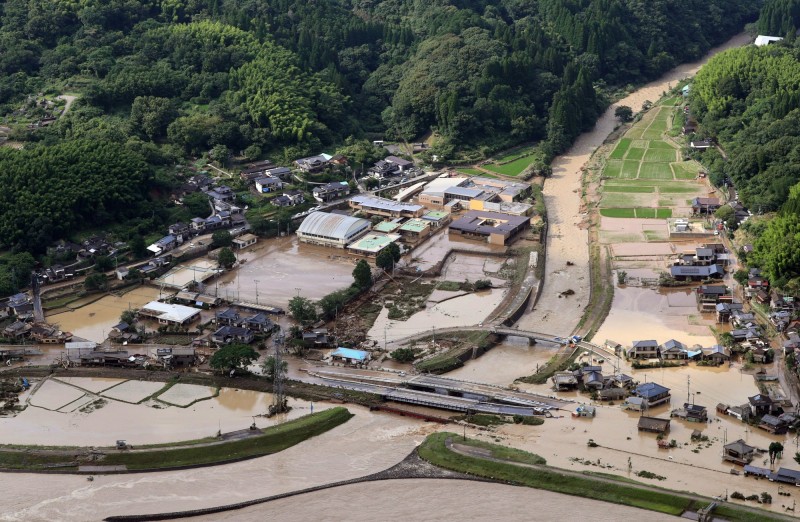 日本熊本縣河川氾濫。（歐新社）