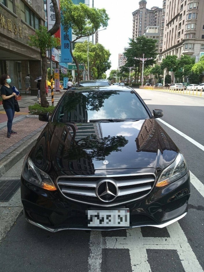 行政執行署桃園分署大拍賣賓士車 凶宅 合宜宅搶光光 桃園市 自由時報電子報