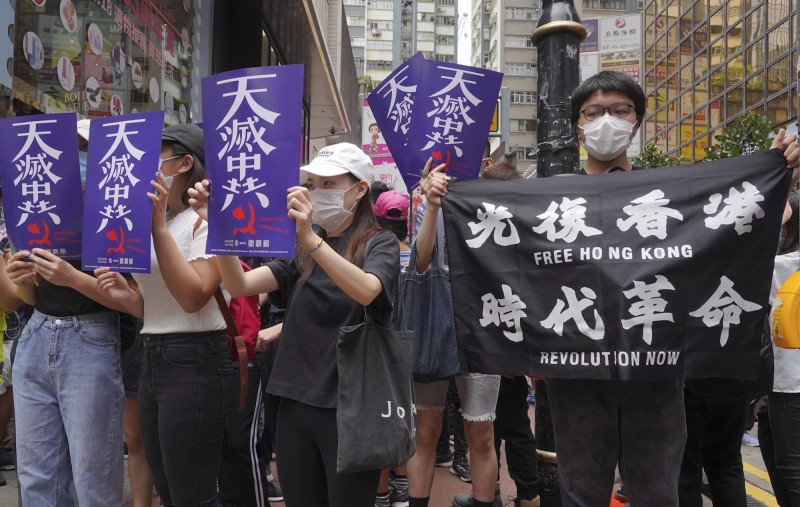 香港「民主派35+」初選結果，本土派、抗爭派表現亮眼，然而有學者擔心，港府會大量DQ（取消資格）「抗爭派」參選人，甚至以疫情復燃為由擱置9月立法會選舉。（法新社）