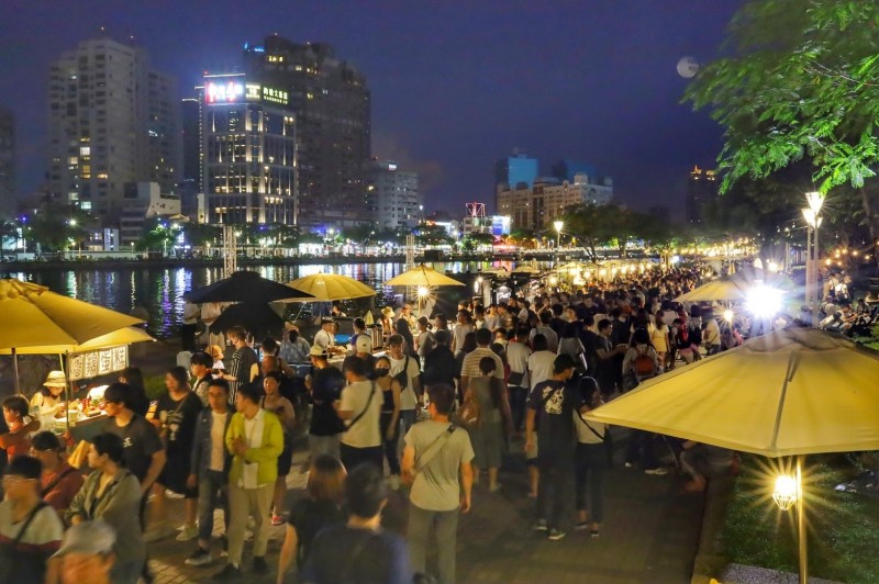 高雄真水第二彈，本週六日推出愛河餐車市集。（記者王榮祥翻攝）