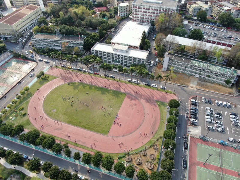 中和銀新生活城使用原國管院田徑場，遭地方民眾反對。（圖由民眾提供）