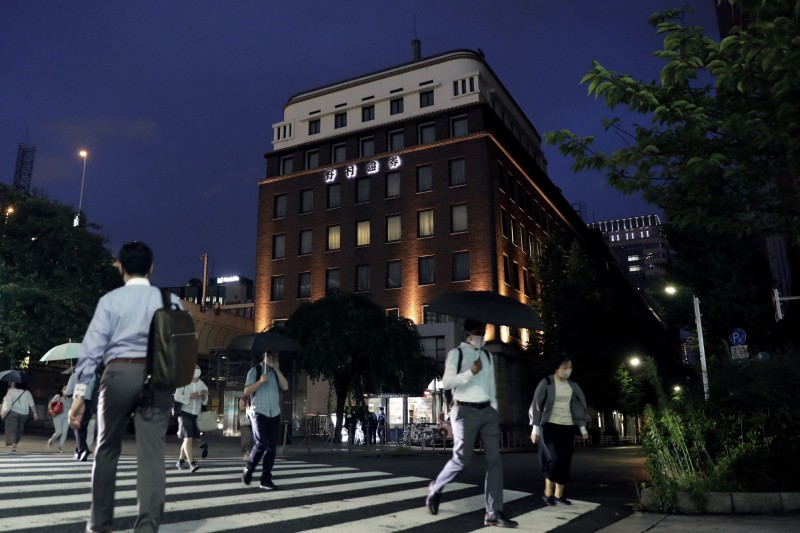 東京都內今日確認266例新增確診。圖為東京街景。（彭博）