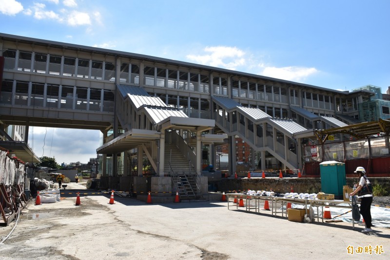 中壢火車站臨時後站及跨站天橋預計9月完工 10月啟用 生活 自由時報電子報