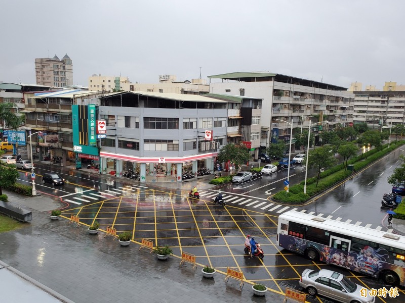 高雄今下大雨，大樹區達淹水警戒，市府將三級開設應變。（記者陳文嬋攝）