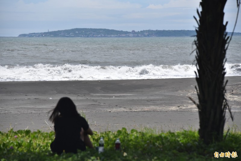 看海、遠眺小琉球，東港青洲濱海遊憩區的景觀很吸引人。（記者葉永騫攝）