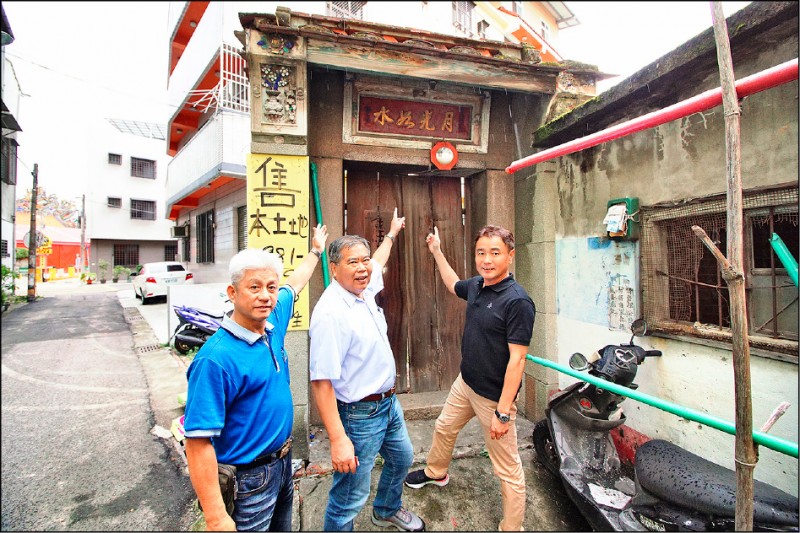 在地民眾積極爭取保留「月光如水」門樓。（資料照）