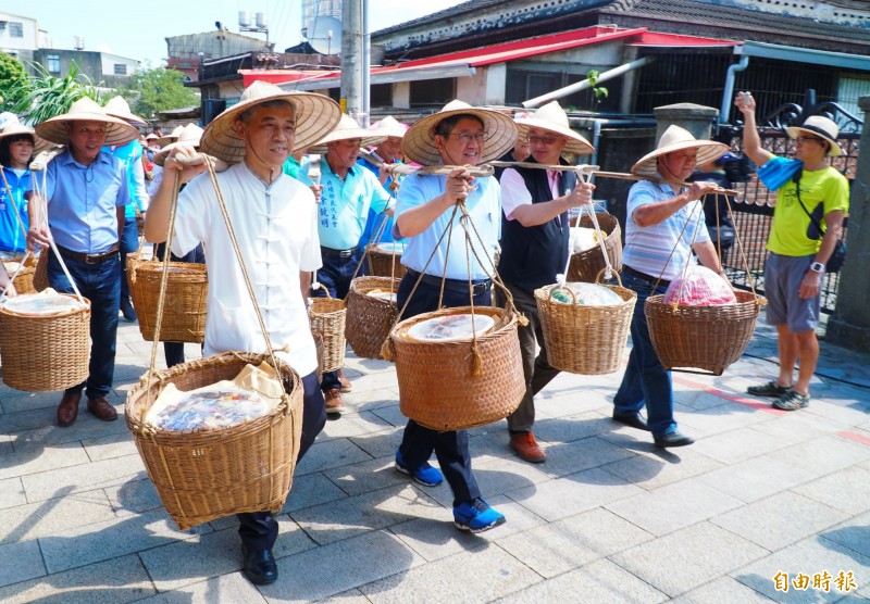 新竹縣義民祭 信徒今挑擔奉飯進北埔慈天宮 - 生活 - 自由時報電子報