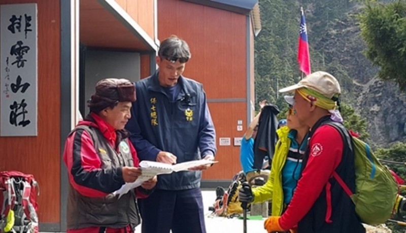 排雲山莊是攀登玉山主峰線唯一提供食宿的場所。（記者謝介裕翻攝）