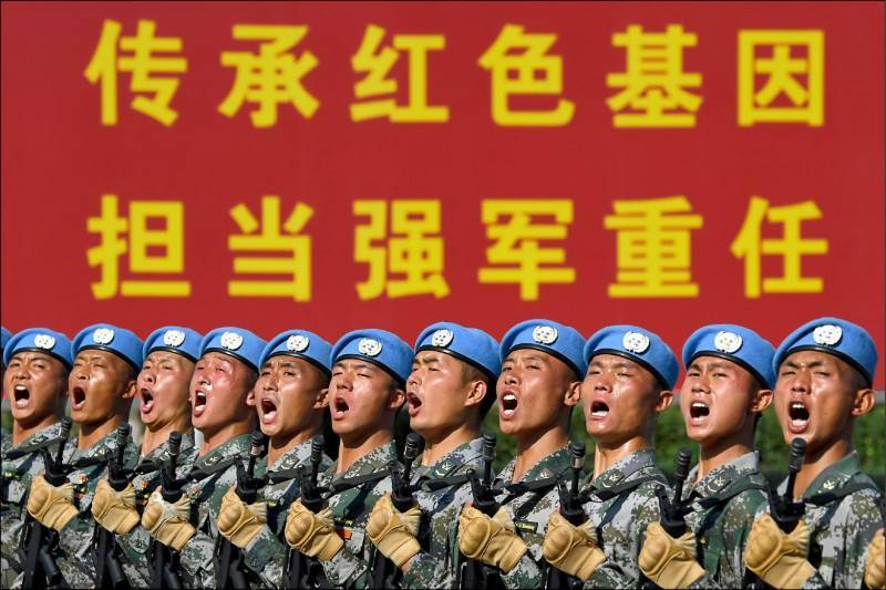 梅復興對中國的A2/AD戰力存疑，強調中國所部署的武器看似堅強，但能否在戰時發揮戰力仍有待質疑。圖為中國解放軍士兵。（美聯社）