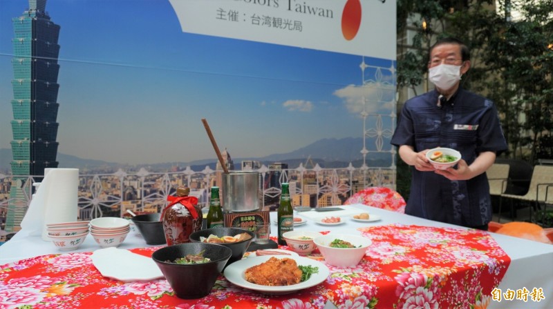 駐日代表謝長廷介紹台灣美食。(記者林翠儀攝) 駐日代表謝長廷介紹台灣美食。(記者林翠儀攝)