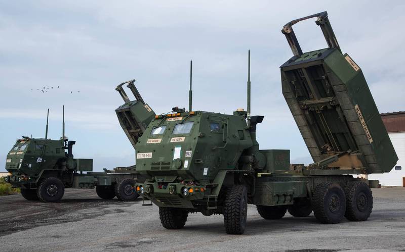 美國陸軍在12日向阿拉斯加州部署M142高機動性多管火箭系統（HIMARS），加入「太平洋捍衛者2020」軍事演習。（照片取自美國陸軍）