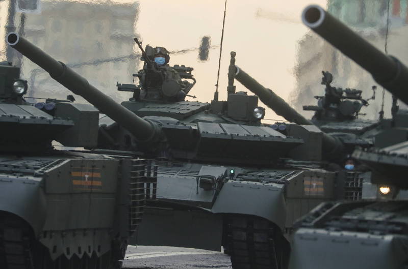 俄軍今啟動「高加索2020」軍演，動員8萬官兵參與。圖為俄軍T-90戰車（歐新社）