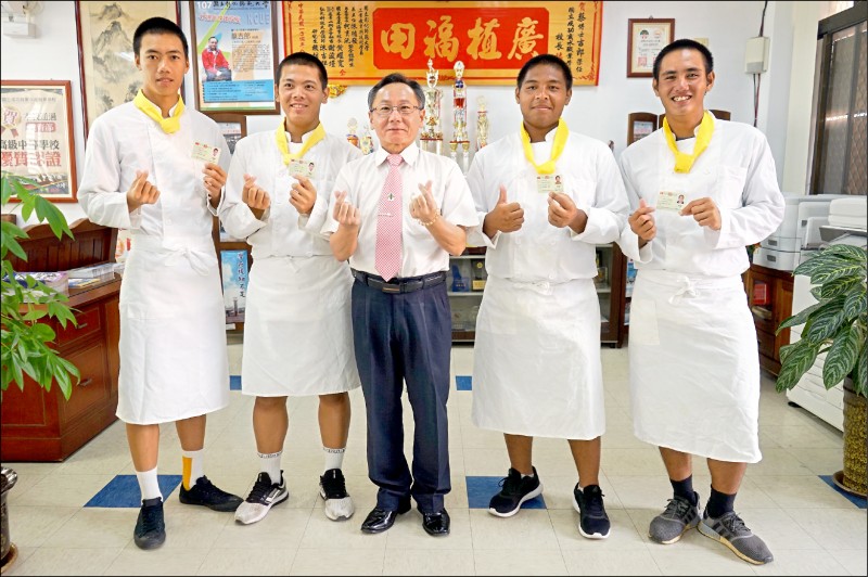 成功商水棒球隊4人取得中餐丙級證照 臺東縣 自由時報電子報