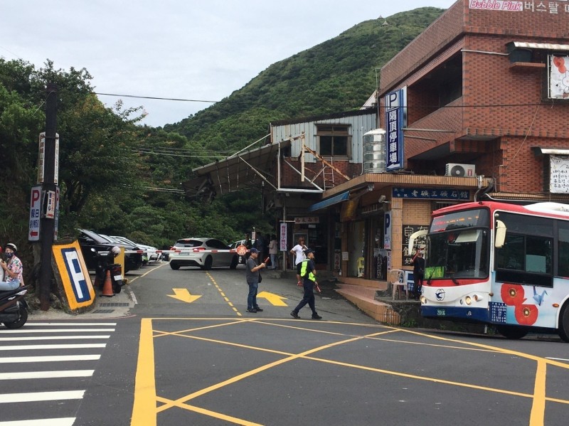 新北市交通局緊盯九份地區私人停車場收費，避免業者任意哄抬價格。（新北市政府交通局提供）