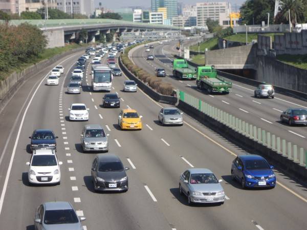 今天（2日）是中秋連假第2天，截至上午7時國道路況大致正常。（資料照）