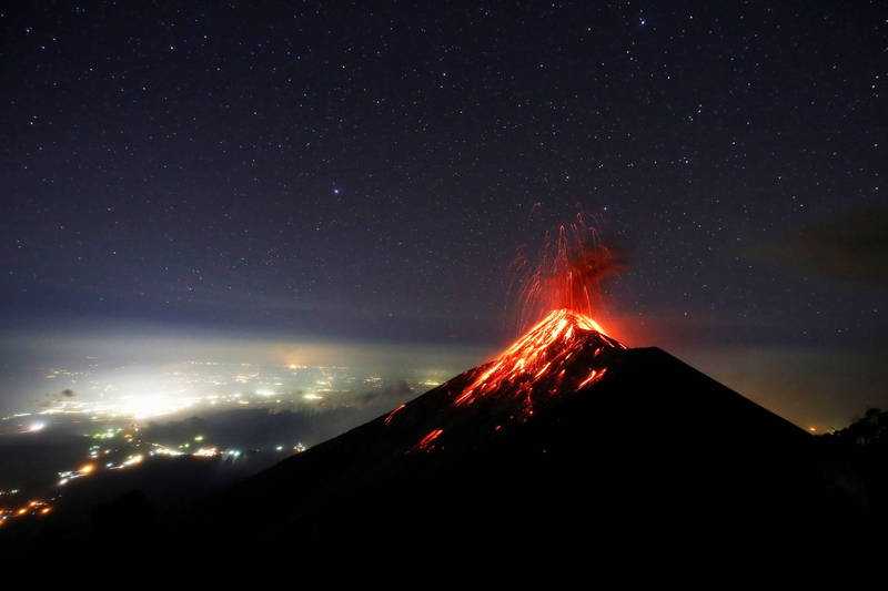 火山噴發示意圖。（歐新社）