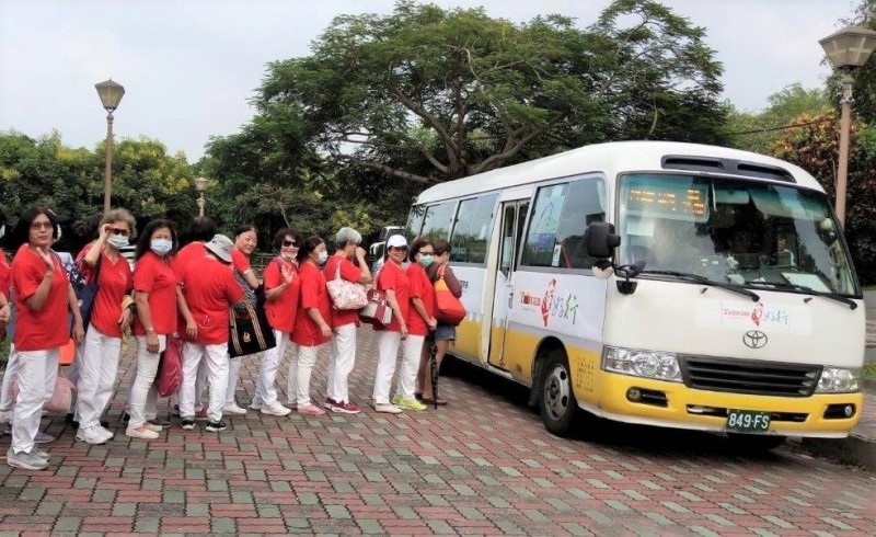 初秋最當時 台灣好行 關子嶺故宮南院線搭車去泡湯抽好禮 生活 自由時報電子報