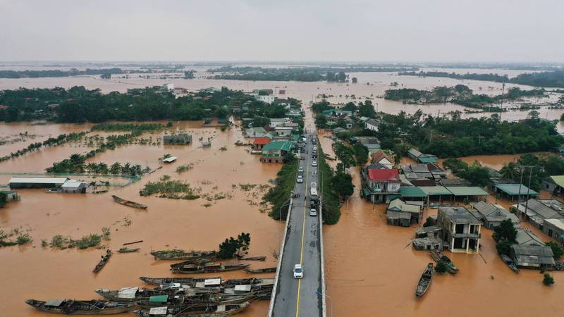 南卡颱風直逼越南沿海，但豪雨已造成越南各地淹水成災。（路透）