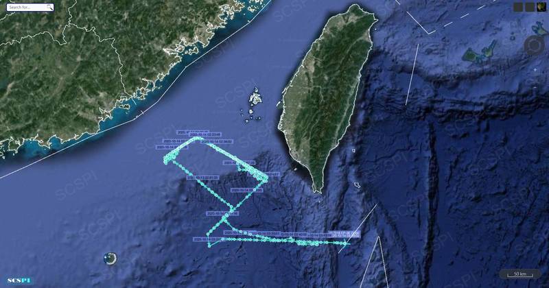 美國13日晚間派出EP-3E電偵機到台灣西南空域附近，以四邊形的路徑繞圈。（圖擷取自SCSPI推特）