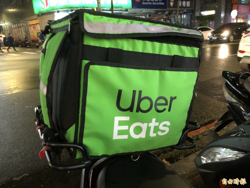 Ubereats、Foodpanda兩家業者的消費申訴案件由今年4月份305件降至9月份129件。（記者羅綺攝）