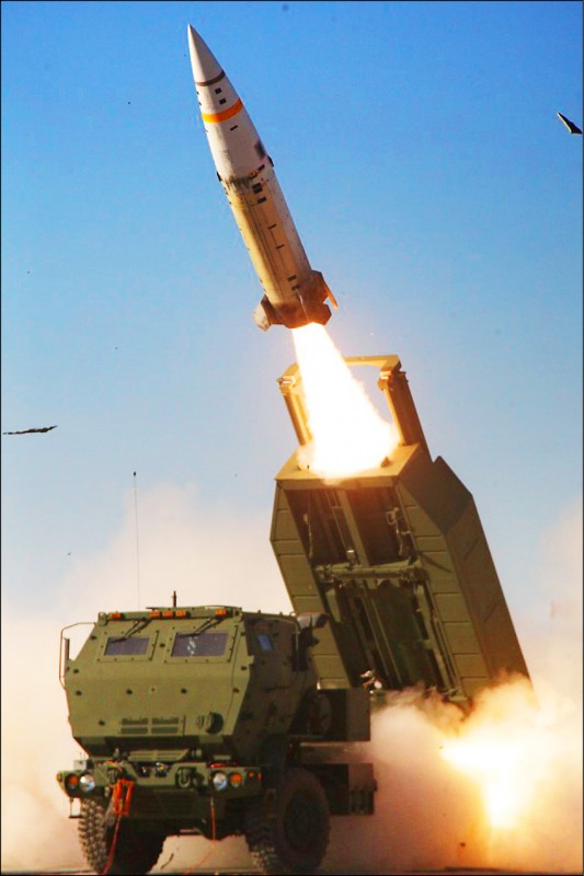 美國國務院批准海馬斯多管火箭系統等三項對台軍售案，總金額五百二十億。（取自美國陸軍官網）