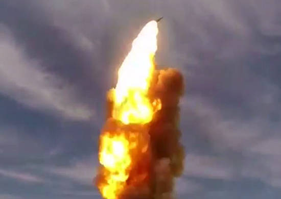 俄羅斯國防部週三宣佈，俄國航空太空軍已經成功測試新型反彈道飛彈系統攔截彈，圖為去年7月2日俄國試射畫面。（擷取自俄國國防部）