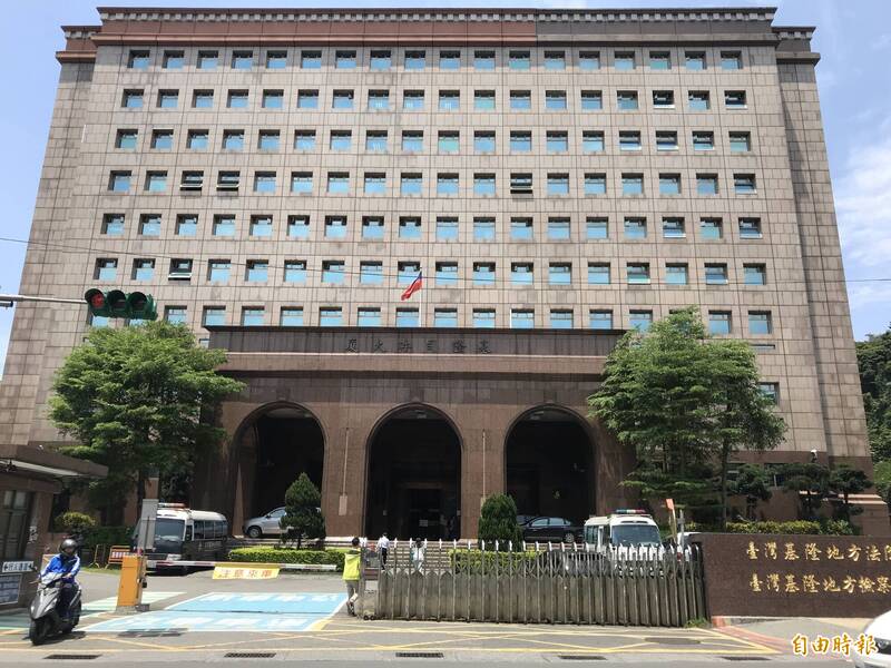 朱姓男子等4人在基隆市小吃攤飲酒時，與隔壁桌陳姓男子等4人口角後聚眾互毆。基隆地檢署依刑法第150條「公然聚眾施強暴脅迫罪」罪嫌起訴朱等8人。（資料照）